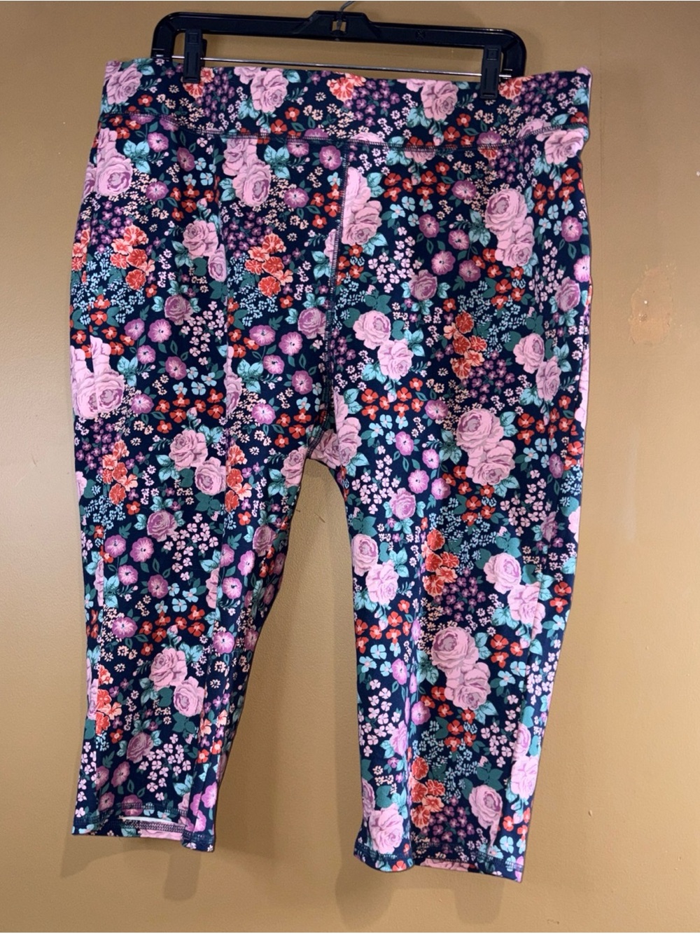 HC816 Denim & Co. Active  Stretch Regular Slim Straight Pant 1X.  A487583